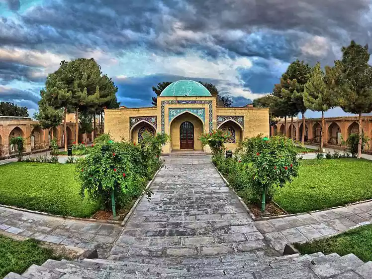 آرامگاه حاج ملا هادی سبزواری